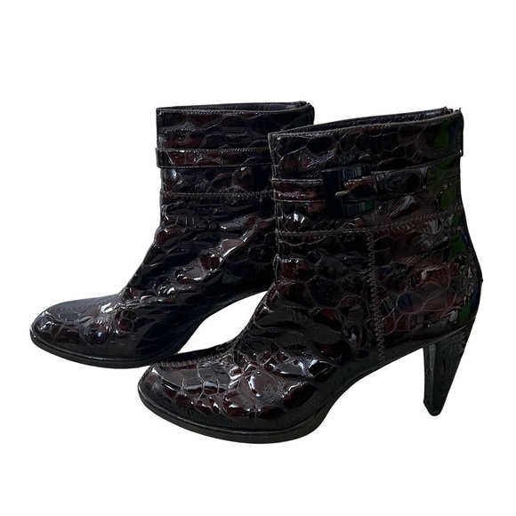 Stuart Weitzman Croc Embossed Patent Leather Boots Size 9.5 - Picture 2 of 10